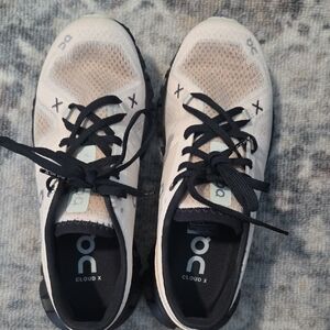 On Running Women's Cloud X Shoes - Cream and Black